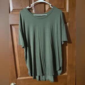 Time and Tru Olive Relaxed Short Sleeve Tee